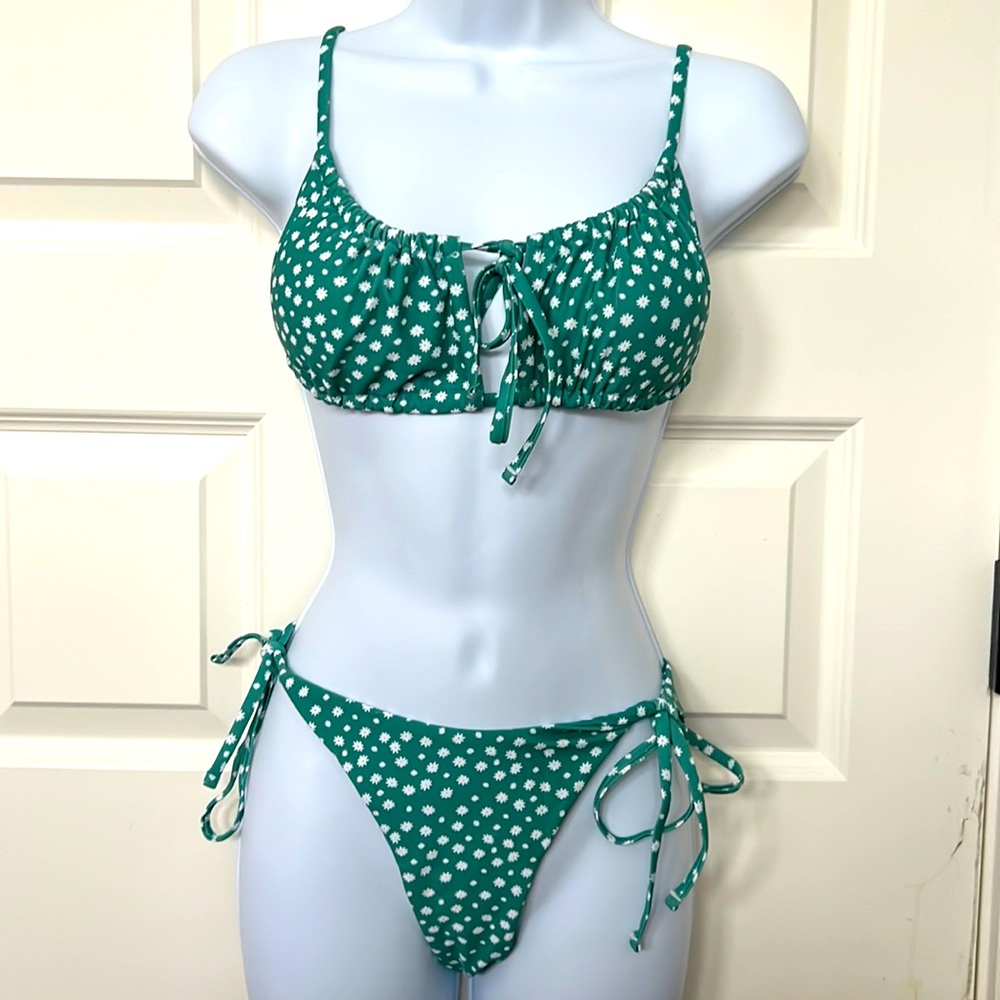 Zaful green daisy pattern bikini